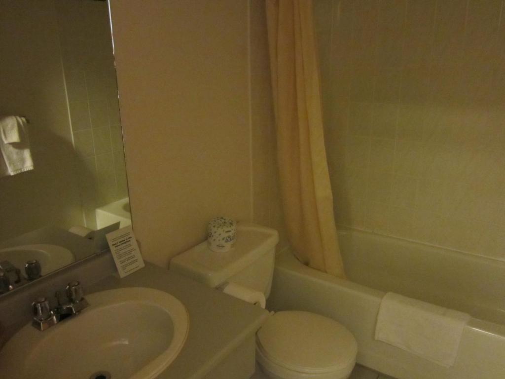 Anchor Inn Hotel Prince Rupert Habitación foto